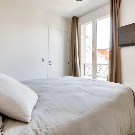Volontaire Appartement Paris